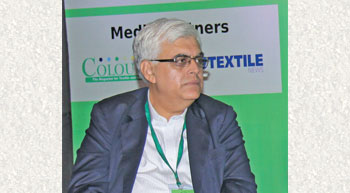 Pricing policy is required to keep cotton prices on par with international prices