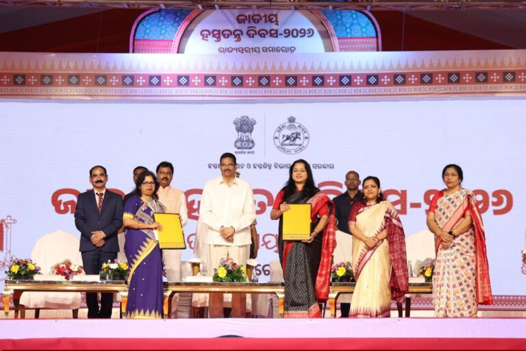 Birla Cellulose handloom initiative opens new avenues for traditional weavers