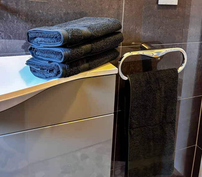 Lenzing unveils new Black Towel Collection featuring long-lasting softness