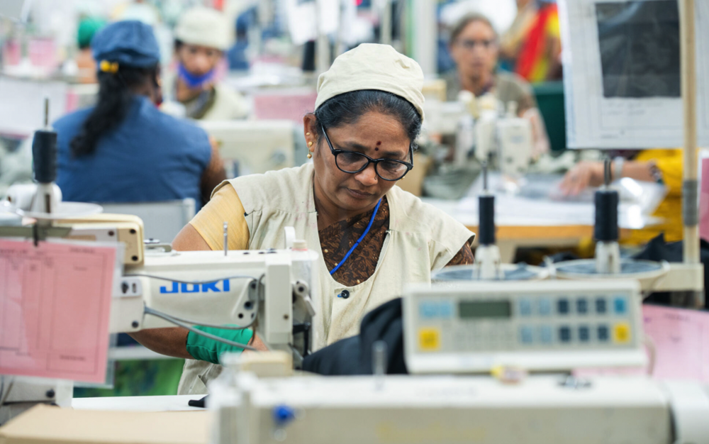 Glasses lift garment worker output by 6%: Study Glasses lift garment worker output by 6%: Study