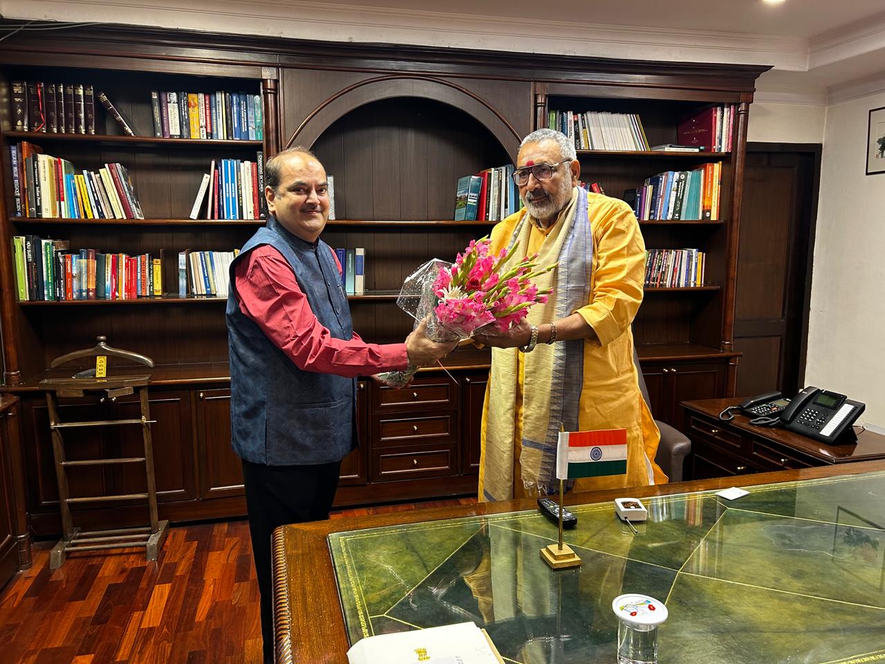 ITTA Chairman greets newly appointed Textile Minister Giriraj Singh