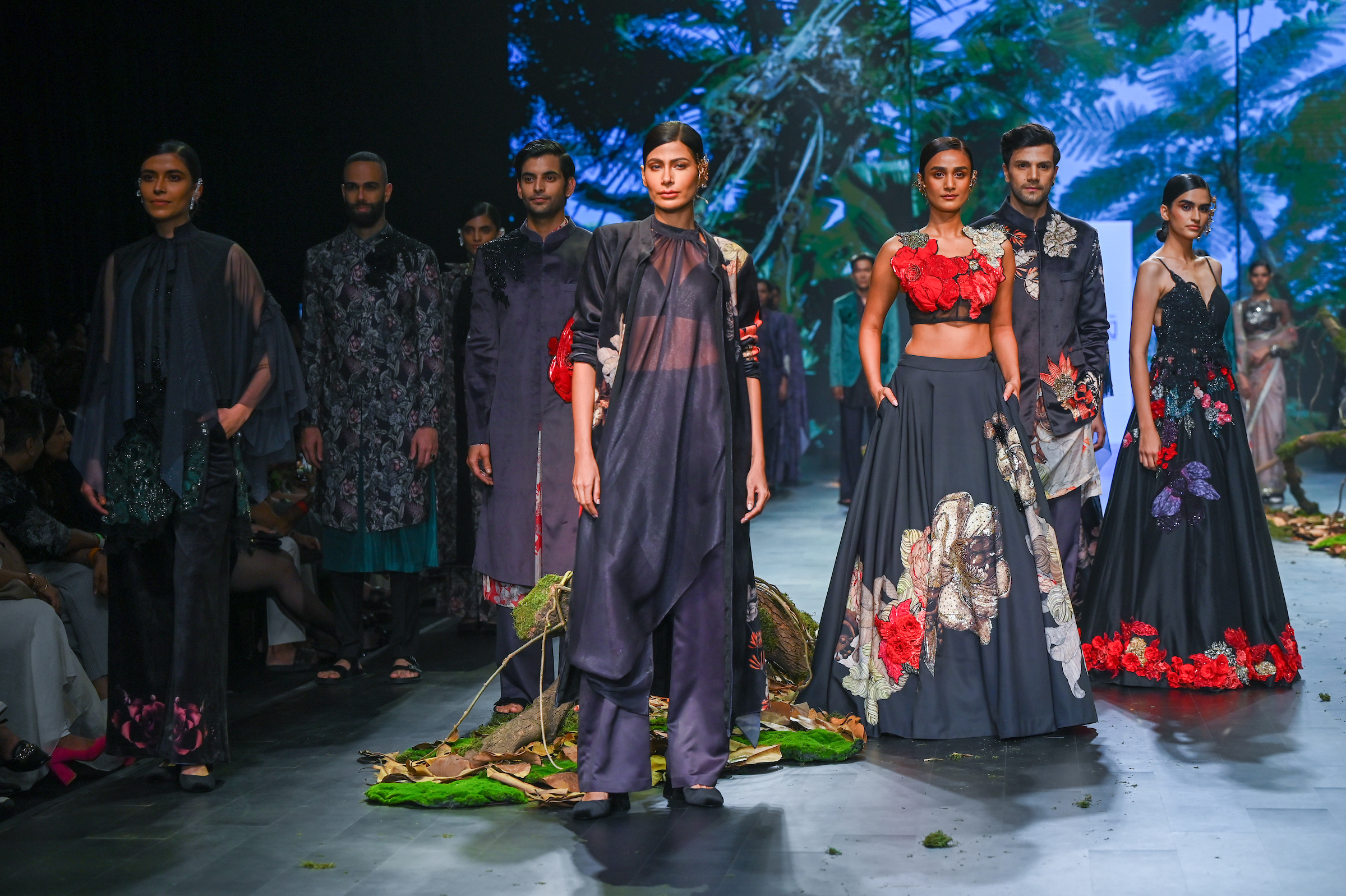 R|ELAN brought the glamour of couture by Varun Bahl at LFW