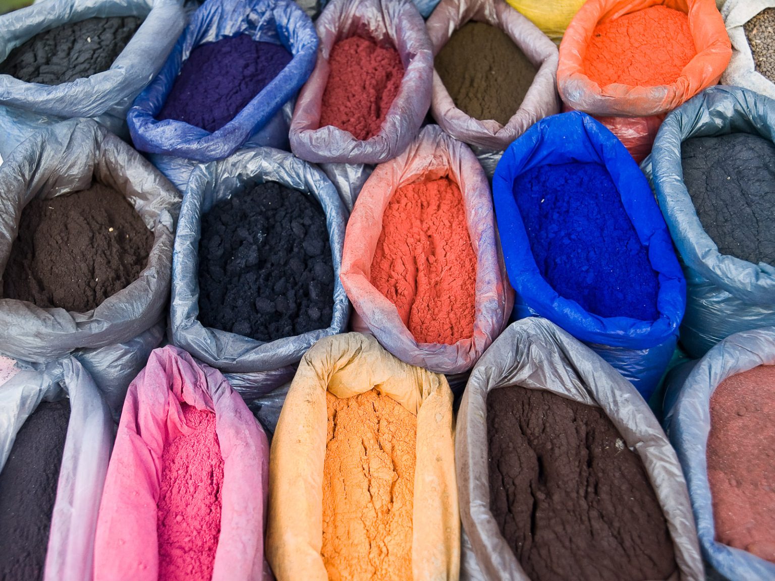 India is set to examine Chinese textiles for the presence of Azo dyes
