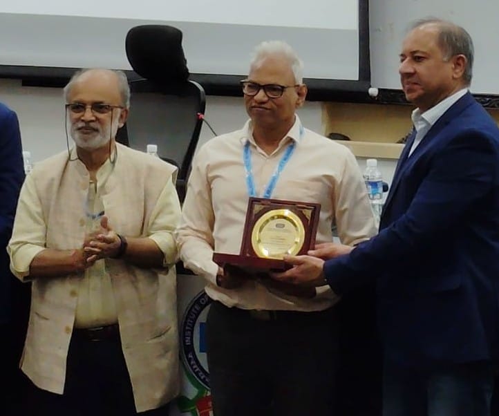 Prof Ashok Athalye honoured with ISCMA Outstanding Professor Award